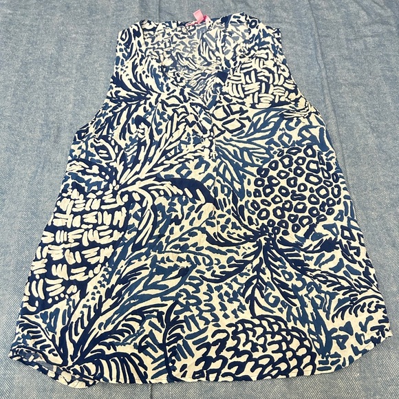 Lilly Pulitzer Navy and Cream Patterned Top - Picture 1 of 5